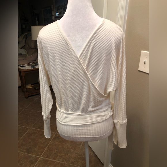 We the Free Winter White Faux Wrap Blouse Size Small - Picture 4 of 8